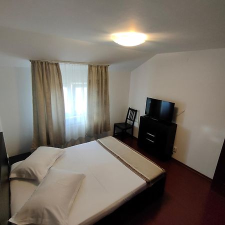 "Apartament"-Casa Genius Ploiesti Exterior photo