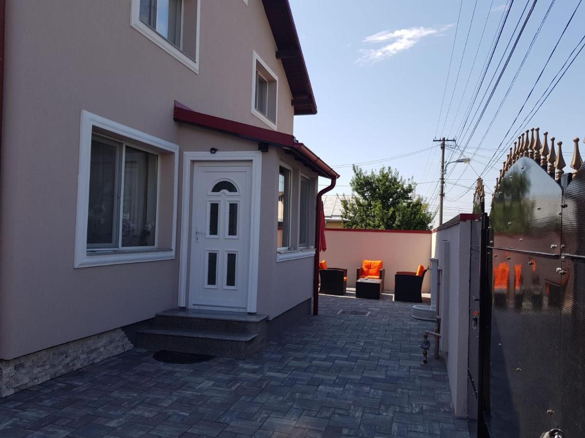 "Apartament"-Casa Genius Ploiesti Exterior photo