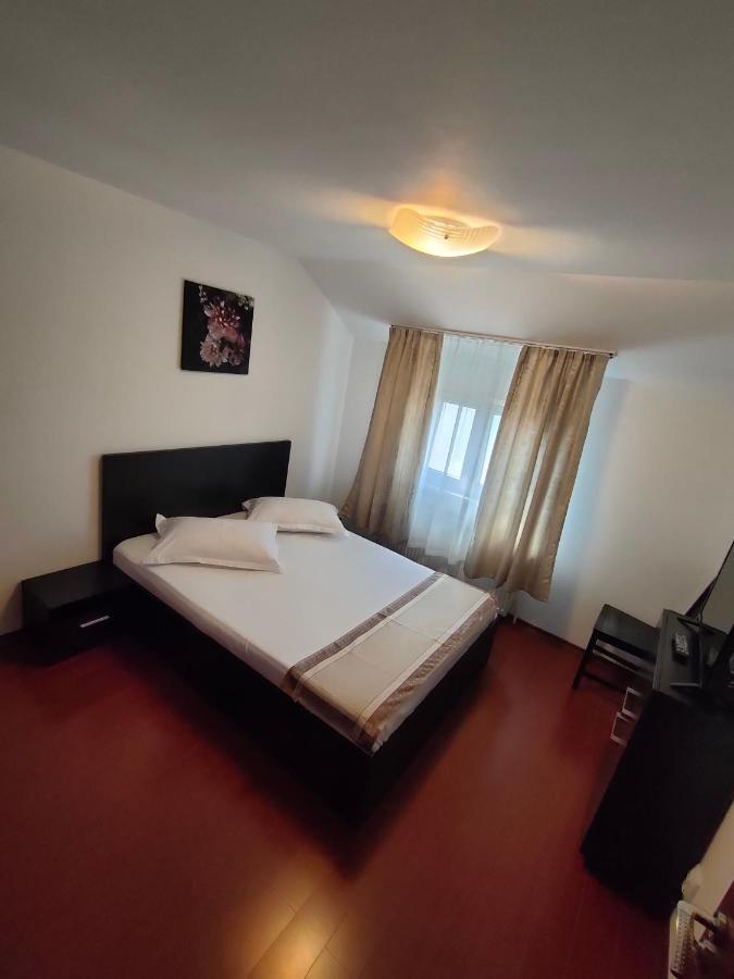 "Apartament"-Casa Genius Ploiesti Exterior photo
