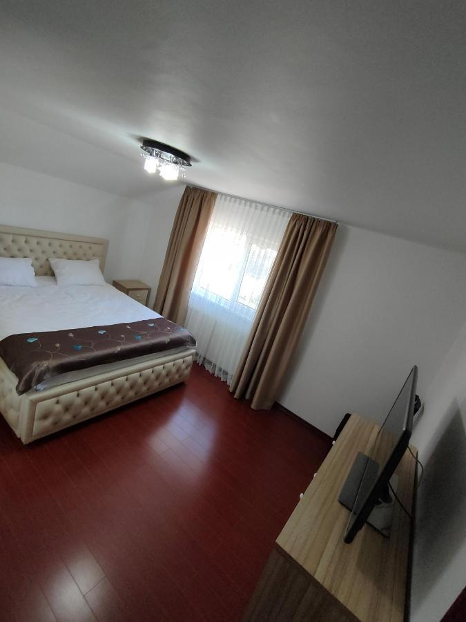 "Apartament"-Casa Genius Ploiesti Exterior photo