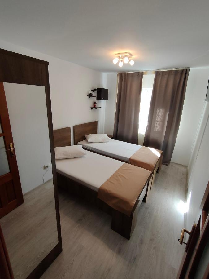 "Apartament"-Casa Genius Ploiesti Exterior photo
