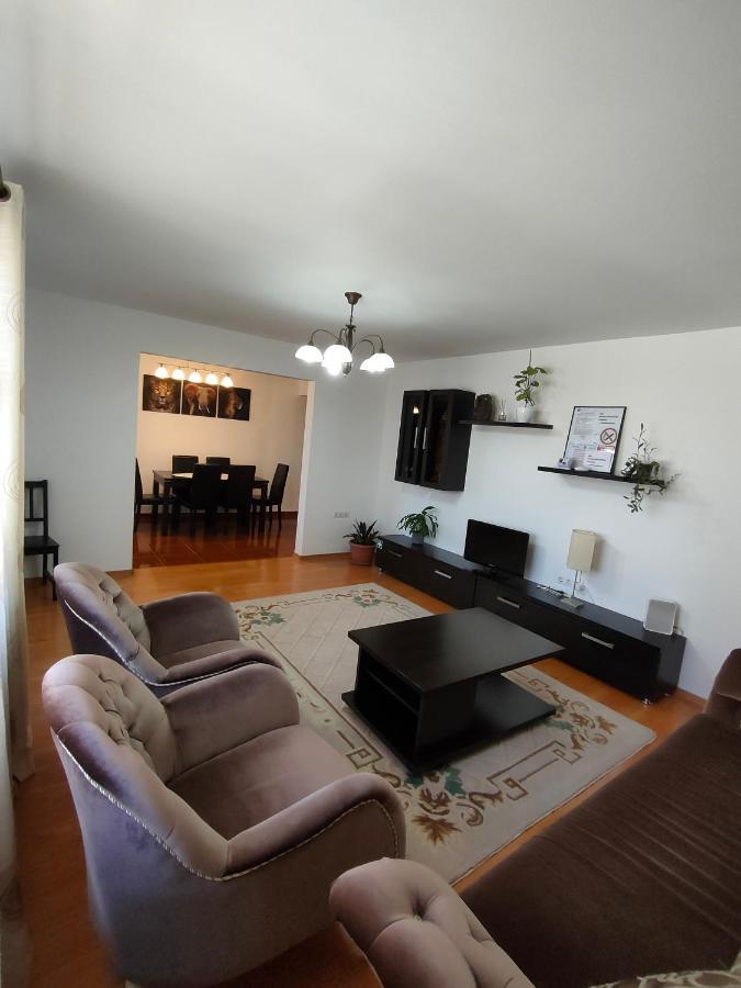 "Apartament"-Casa Genius Ploiesti Exterior photo